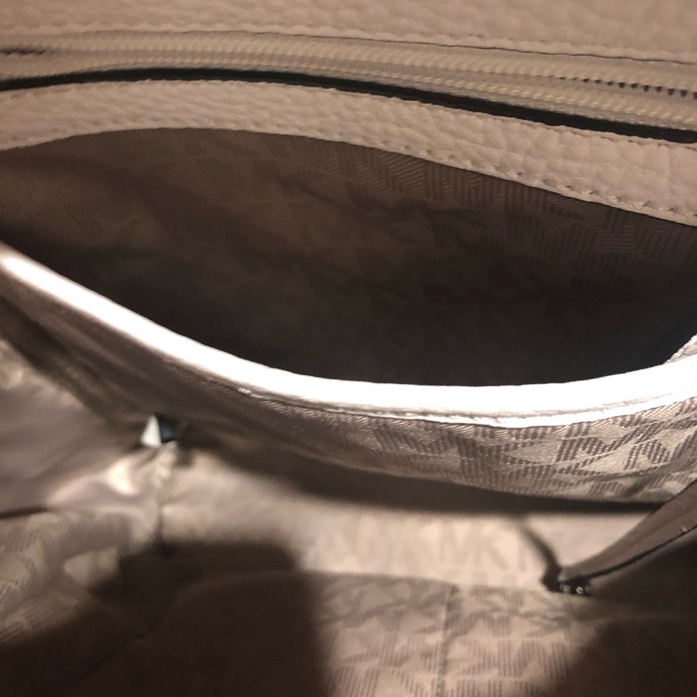 MK Black + White Rhea Medium Color-Block Backpack - Picture 4 of 6